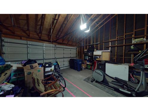 1616 Mt Proctor Place N, Cranbrook, BC - Indoor Photo Showing Garage