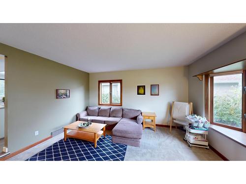 1616 Mt Proctor Place N, Cranbrook, BC - Indoor Photo Showing Living Room