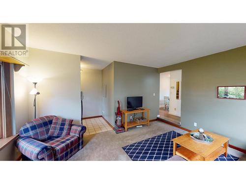 1616 Mt Proctor  N Place, Cranbrook, BC - Indoor Photo Showing Living Room