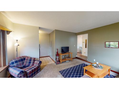 1616 Mt Proctor Place N, Cranbrook, BC - Indoor Photo Showing Living Room