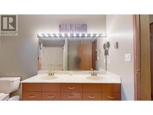 1616 Mt Proctor  N Place, Cranbrook, BC - Indoor Photo Showing Bathroom