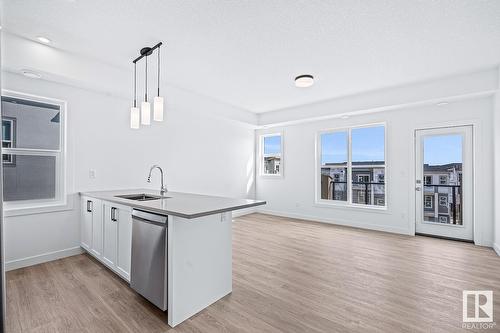 #29 2117 81 St Sw, Calgary, AB - Indoor Photo Showing Kitchen