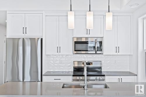 #29 2117 81 St Sw, Calgary, AB - Indoor Photo Showing Kitchen With Double Sink With Upgraded Kitchen