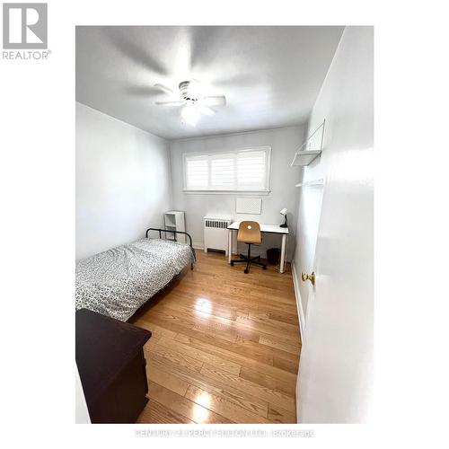 26 Orlando Boulevard, Toronto, ON - Indoor Photo Showing Bedroom