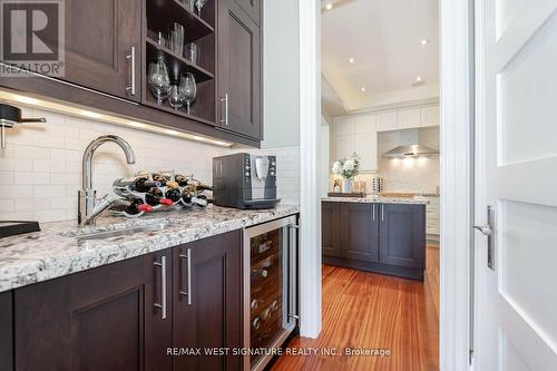 5737 15Th Side Road, King, ON - Indoor Photo Showing Kitchen With Upgraded Kitchen