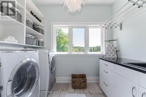 5737 15Th Side Road, King, ON - Indoor Photo Showing Laundry Room