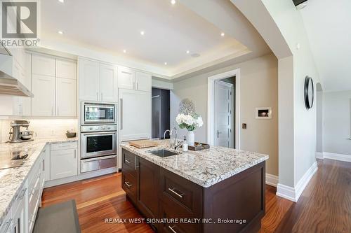 5737 15Th Side Road, King, ON - Indoor Photo Showing Kitchen With Upgraded Kitchen