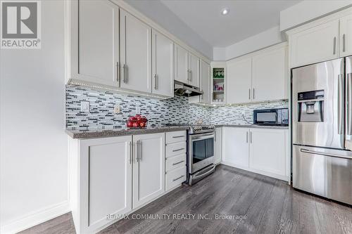 1 Weir Street, Bradford West Gwillimbury, ON - Indoor Photo Showing Kitchen With Upgraded Kitchen