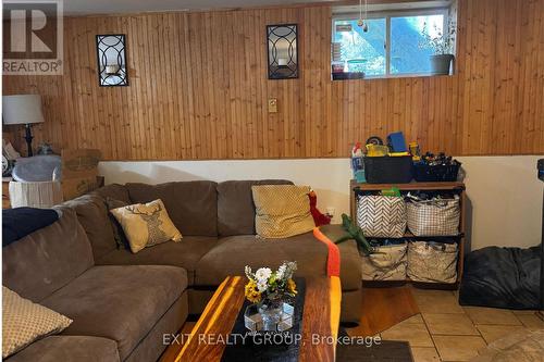 105 County Road 12, Greater Napanee, ON - Indoor Photo Showing Living Room