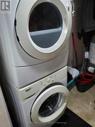 Bsmt - 4 Singletree Road, Brampton, ON - Indoor Photo Showing Laundry Room