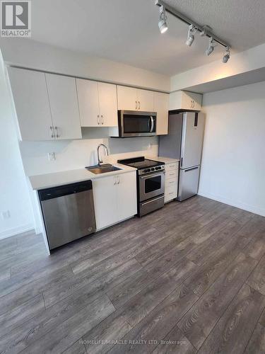 1005 - 10 Wilby Crescent, Toronto, ON - Indoor Photo Showing Kitchen