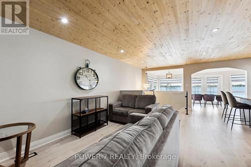 1 Mcgill Drive, Kawartha Lakes, ON - Indoor Photo Showing Living Room