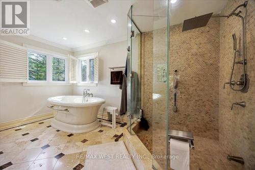 2 Waterford Lane, Whitchurch-Stouffville, ON - Indoor Photo Showing Bathroom