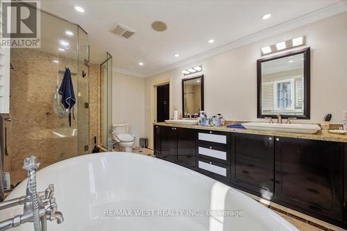 2 Waterford Lane, Whitchurch-Stouffville, ON - Indoor Photo Showing Bathroom