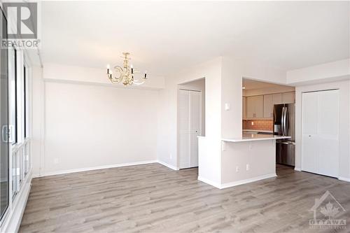 Din - Liv rm - 1195 Richmond Road Unit#1507, Ottawa, ON - Indoor Photo Showing Kitchen