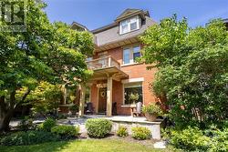 23 LINDEN TERRACE  Ottawa, ON K1S 1Z1