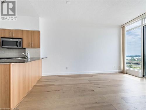 15 Windermere Avenue Unit# 1212, Toronto, ON - Indoor Photo Showing Kitchen