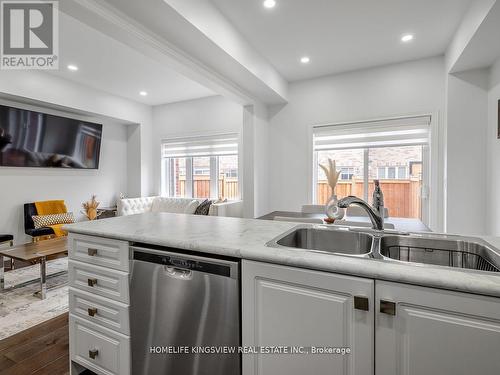 38 Veterans Street, Bradford West Gwillimbury, ON - Indoor Photo Showing Kitchen With Double Sink