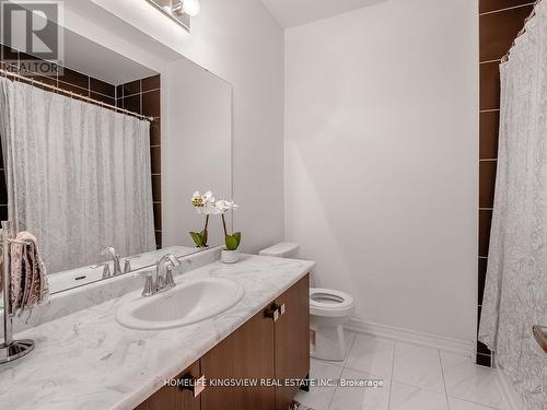 38 Veterans Street, Bradford West Gwillimbury, ON - Indoor Photo Showing Bathroom