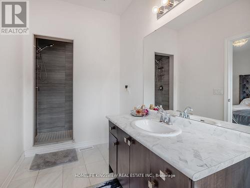 38 Veterans Street, Bradford West Gwillimbury, ON - Indoor Photo Showing Bathroom