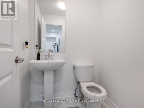 38 Veterans Street, Bradford West Gwillimbury, ON - Indoor Photo Showing Bathroom