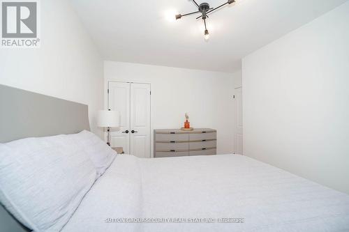 37 Marshall Street, Barrie, ON - Indoor Photo Showing Bedroom