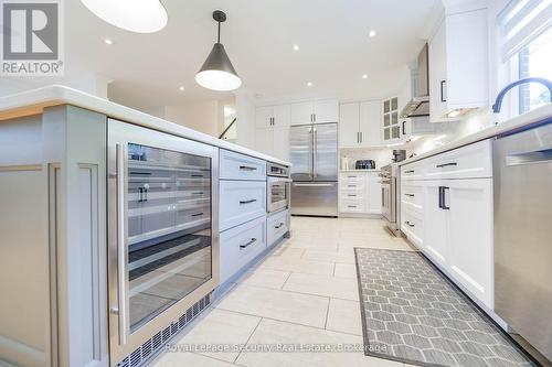 37 Marshall Street, Barrie, ON - Indoor Photo Showing Kitchen With Upgraded Kitchen