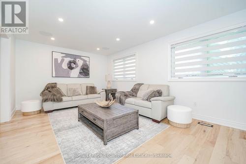 37 Marshall Street, Barrie, ON - Indoor Photo Showing Living Room