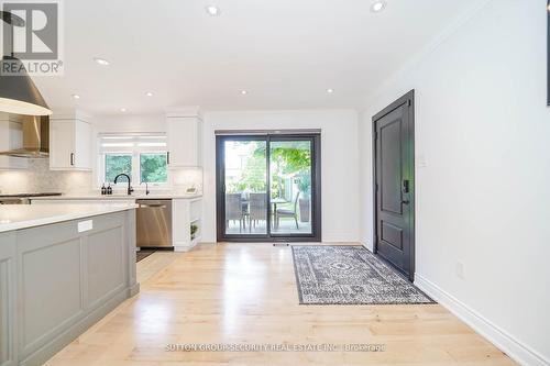 37 Marshall Street, Barrie, ON - Indoor Photo Showing Kitchen With Upgraded Kitchen