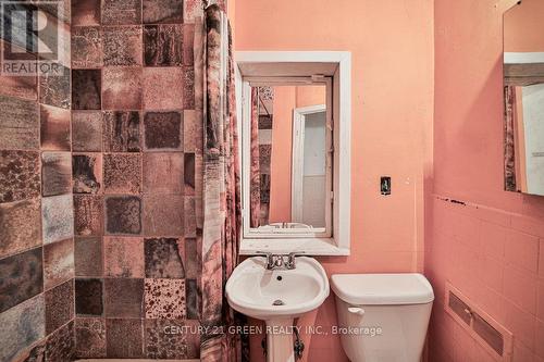 990 Dovercourt Road, Toronto, ON - Indoor Photo Showing Bathroom