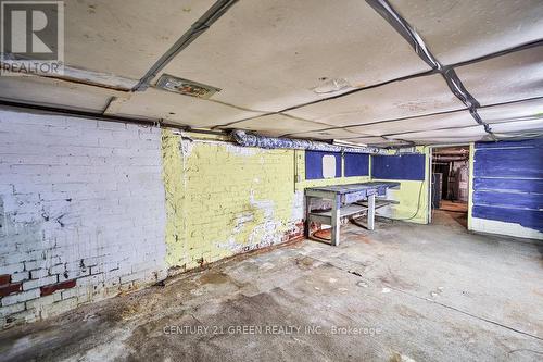 990 Dovercourt Road, Toronto, ON - Indoor Photo Showing Garage