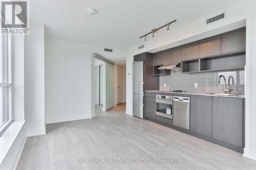 2504 - 7 Mabelle Avenue, Toronto, ON - Indoor Photo Showing Kitchen