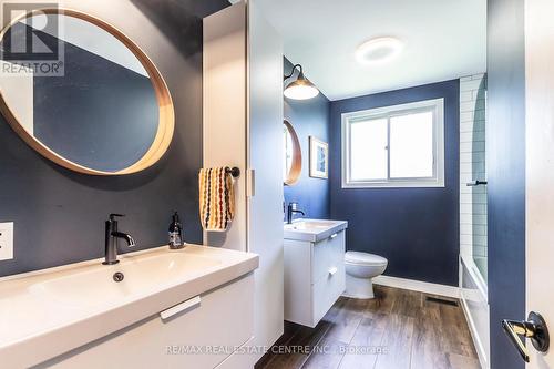 1026 St Matthews Avenue, Burlington, ON - Indoor Photo Showing Bathroom