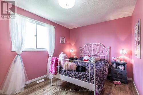 1026 St Matthews Avenue, Burlington, ON - Indoor Photo Showing Bedroom