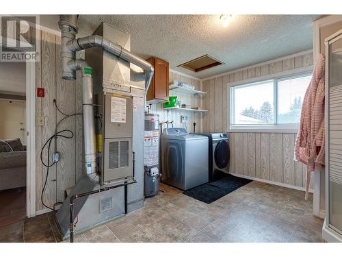 450 Hollywood Road S, Kelowna, BC - Indoor Photo Showing Laundry Room