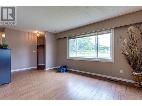 450 Hollywood Road S, Kelowna, BC - Indoor Photo Showing Other Room