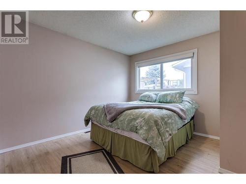 450 Hollywood Road S, Kelowna, BC - Indoor Photo Showing Bedroom