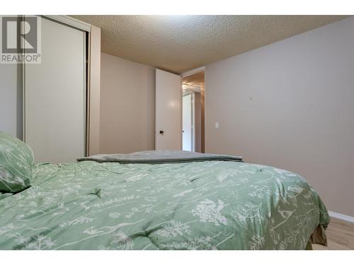 450 Hollywood Road S, Kelowna, BC - Indoor Photo Showing Bedroom