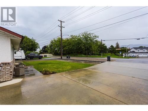 450 Hollywood Road S, Kelowna, BC - Outdoor