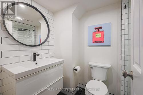 10 - 95 Summerhill Avenue, Toronto, ON - Indoor Photo Showing Bathroom