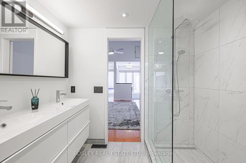 10 - 95 Summerhill Avenue, Toronto, ON - Indoor Photo Showing Bathroom