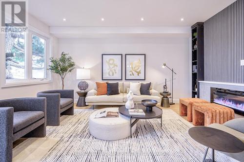 504 Mortimer Avenue, Toronto, ON - Indoor Photo Showing Living Room