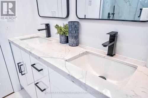 504 Mortimer Avenue, Toronto, ON - Indoor Photo Showing Bathroom