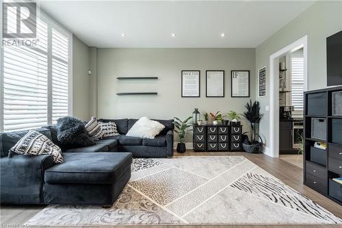 3331 Homestead Drive, Mount Hope, ON - Indoor Photo Showing Living Room