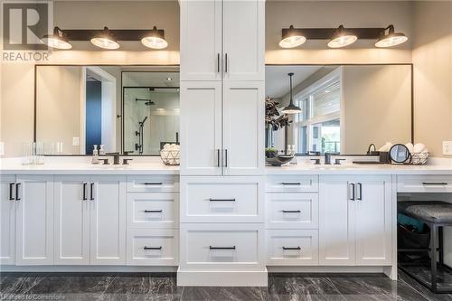 3331 Homestead Drive, Mount Hope, ON - Indoor Photo Showing Bathroom