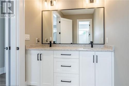 3331 Homestead Drive, Mount Hope, ON - Indoor Photo Showing Bathroom