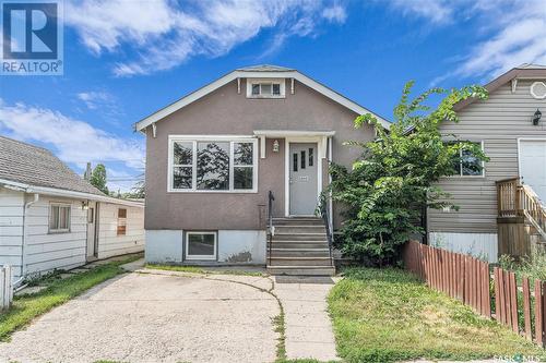 1866 Atkinson Street, Regina, SK - Outdoor