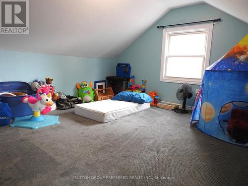 4 Dover Street, Woodstock, ON - Indoor Photo Showing Bedroom