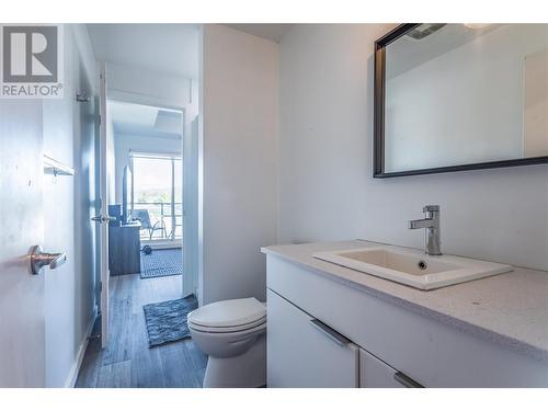 1083 K.L.O. Road Unit# 411, Kelowna, BC - Indoor Photo Showing Bathroom