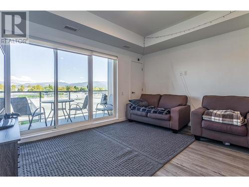 1083 K.L.O. Road Unit# 411, Kelowna, BC - Indoor